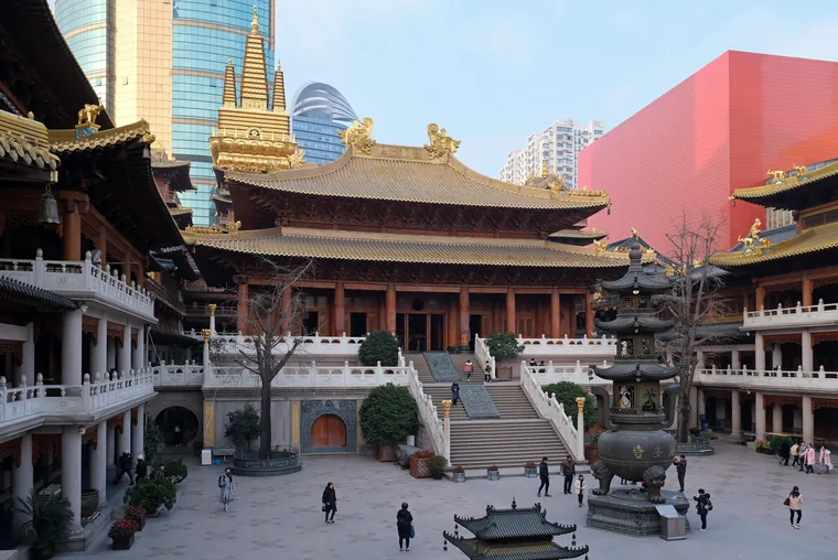 静安寺院落、殿宇与城市建筑（2020年摄）