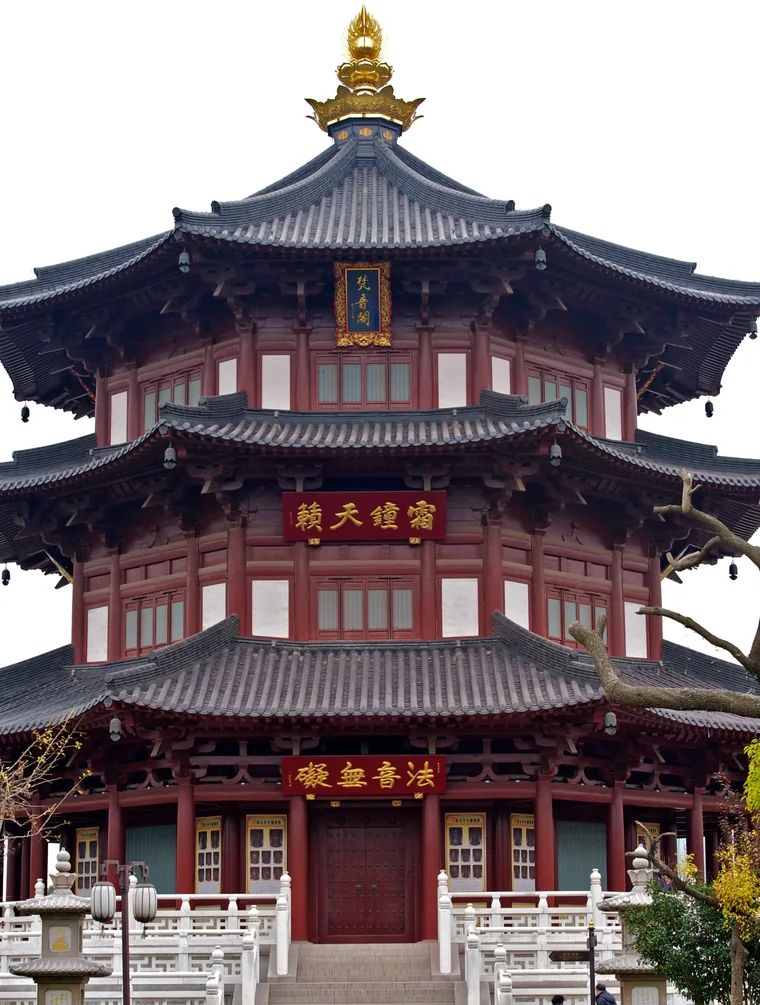 寒山寺梵音阁与霜钟天籁匾额