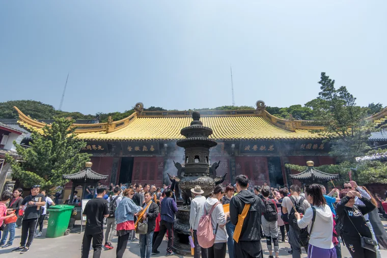 慧济禅寺观音殿前（2019年摄）