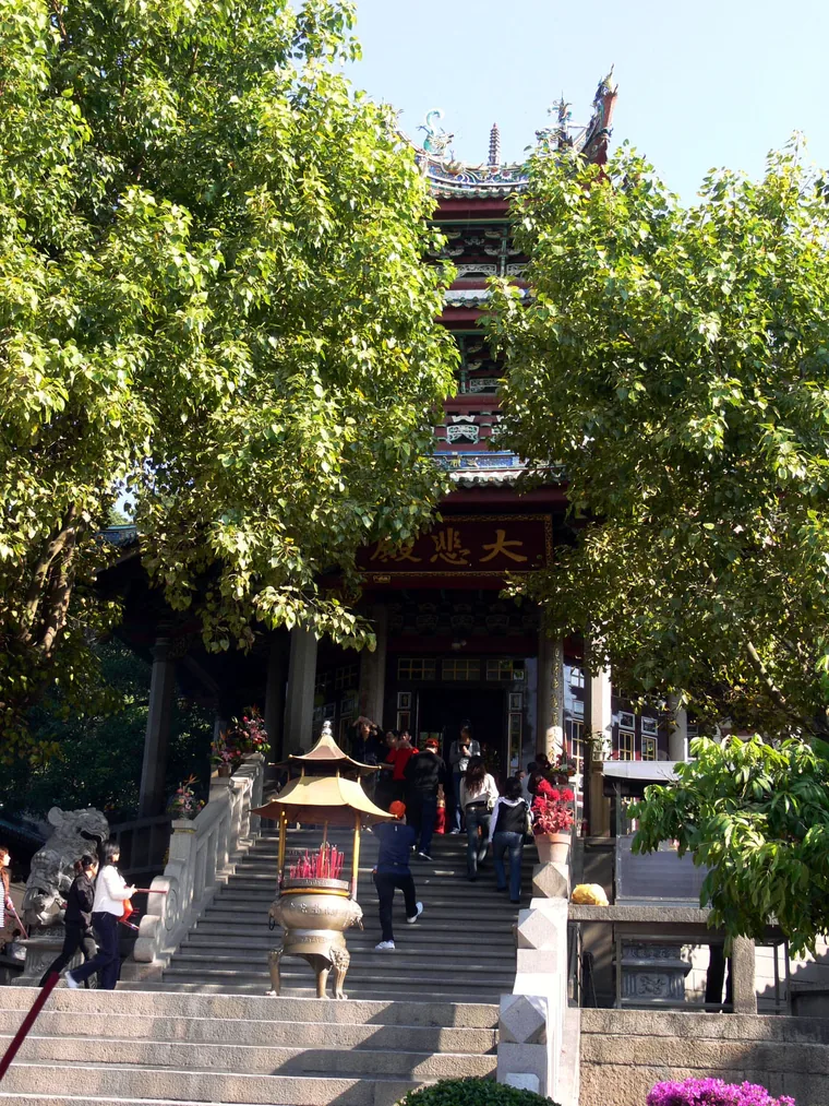 南普陀寺大悲殿外观与石阶