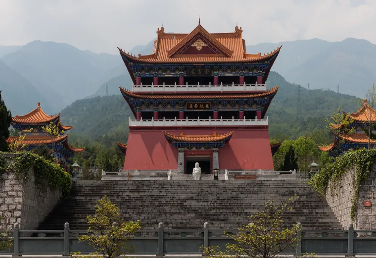 崇圣寺登高殿与殿前石阶